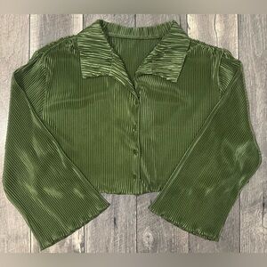 SHEIN Silky Cropped Button Down